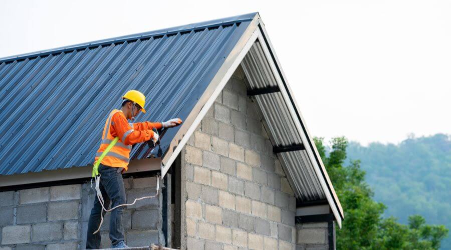 Professional metal roof installation in Bellflower, IL